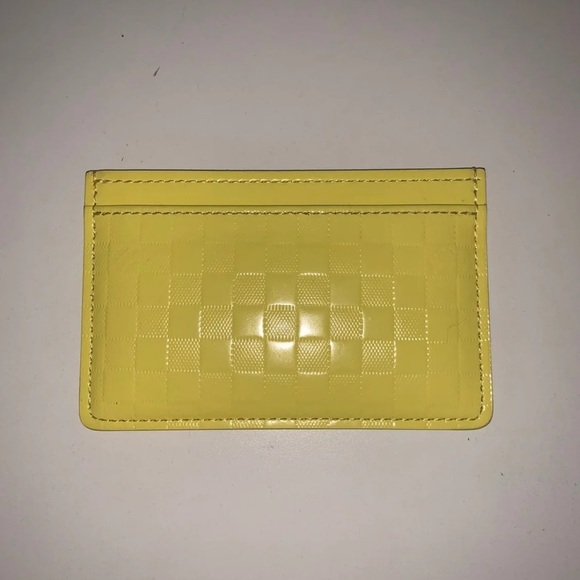Runway Limited Edition Cardholder - Picture 3 of 10